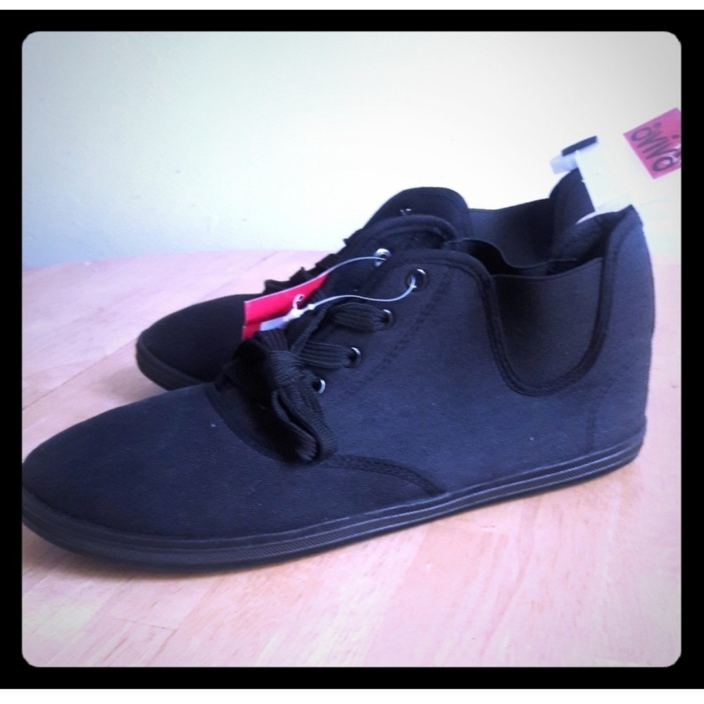 Black Athletic Shoes
